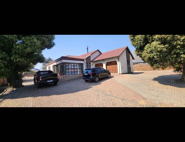 6 BEDROOM HOUSE FOR SALE IN BIRCHLEIGH
